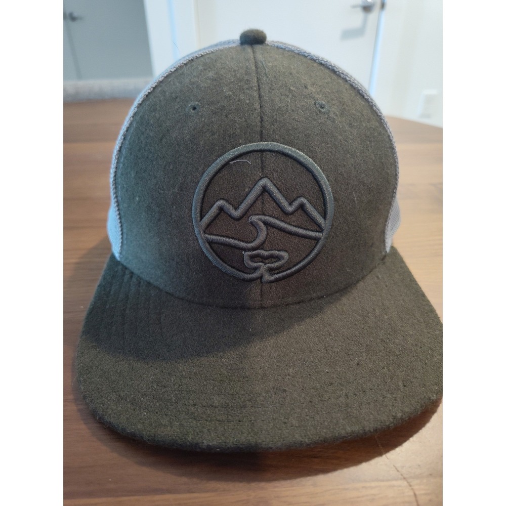 Vineyard Vines Mens Wool Blend Trucker Hat Grey Snapback Mountain Logo